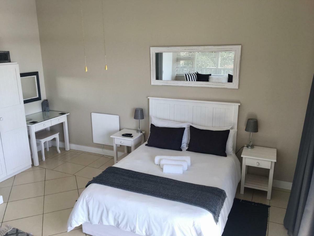 La Mer Guesthouse Port Elizabeth Kültér fotó